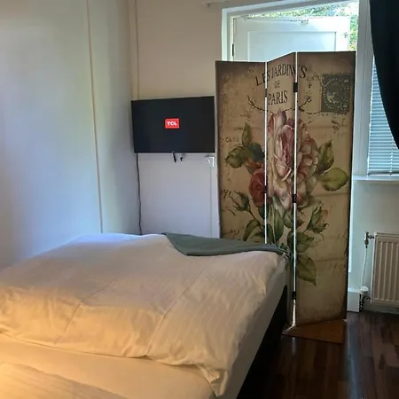 Studio 104- Free Parking Onsite -Private Entrance Reykjavík Esterno foto