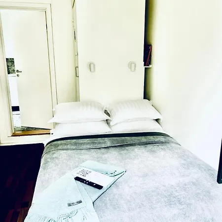 Studio 104- Free Parking Onsite -Private Entrance Reykjavík Esterno foto