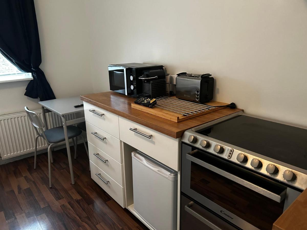 Appartement 104- Free Parking Onsite -private Entrance